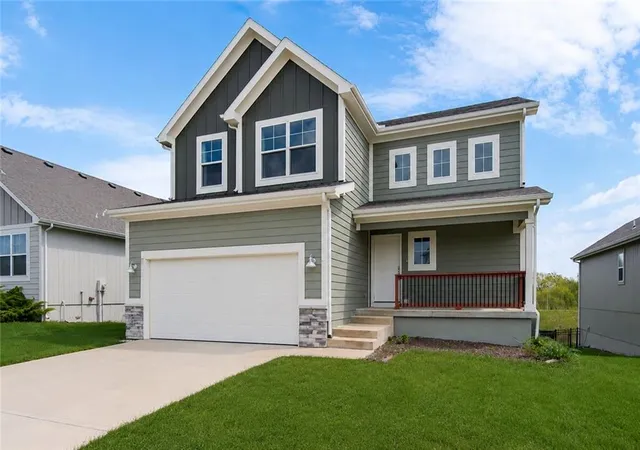 1st image of 3813 Sw Maryville Pl, Lees Summit, MO 64082 | MLS# 2631197