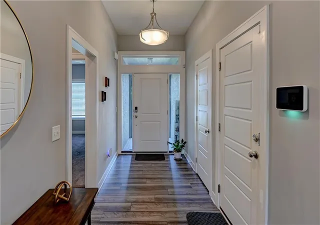 Photo 2 of Single family home for sale at 1821 Ne Ravenwood Dr, Lees Summit, MO 64086 | MLS# 2631215 | Listing updated on 2026-08-20