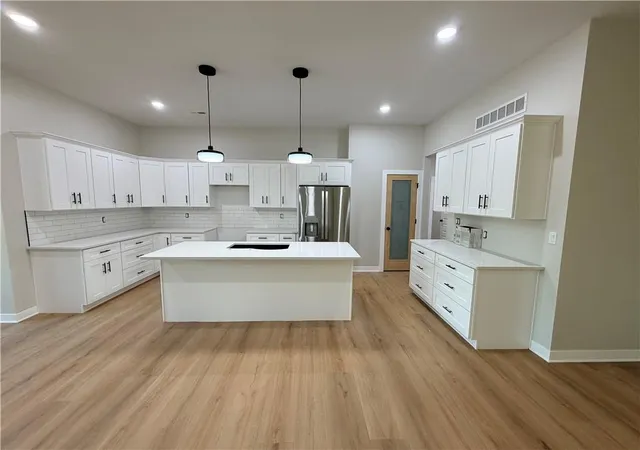 Photo 4 of Single family home for sale at 322 NE 51st Road, Warrensburg, MO 64093 | MLS# 2631236 | Listing updated on 2026-09-05