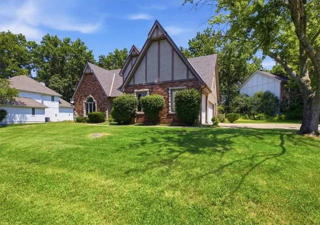1st image of 2227 Sw Park Avenue Cir, Blue Springs, MO 64015 | MLS# 2631238