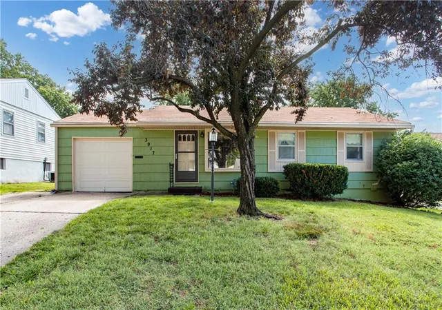 Photo 1 of Sale Pending at 3917 S Spring St, Independence, MO 64055 | MLS# 2631240 | Listing updated on 2026-09-04