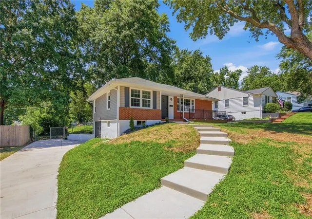 Homes for sale in Merriam, KS | 6012 Goodman St, Merriam, KS 66202 | MLS# 2631241