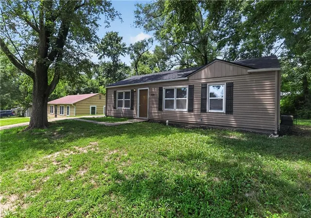 Photo 2 of Single family home for sale at 6014 Corona Ave, Kansas City, KS 66102 | MLS# 2631248 | Listing updated on 2026-08-18