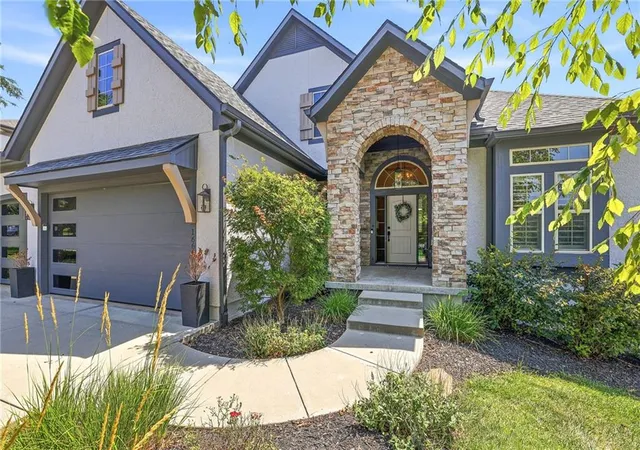 1st image of 16601 Cody St, Overland Park, KS 66221 | MLS# 2631250