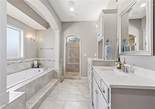 5th image of 16601 Cody St, Overland Park, KS 66221 | MLS# 2631250