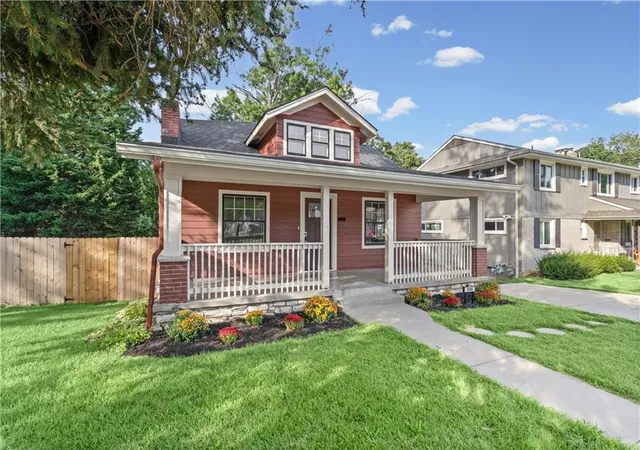 Photo 1 of Single family home for sale at 300 East 75th St, Kansas City, MO 64114 | MLS# 2631252 | Listing updated on 2026-10-04