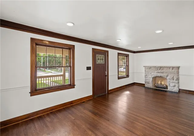 Photo 3 of Single family home for sale at 300 East 75th St, Kansas City, MO 64114 | MLS# 2631252 | Listing updated on 2026-10-04