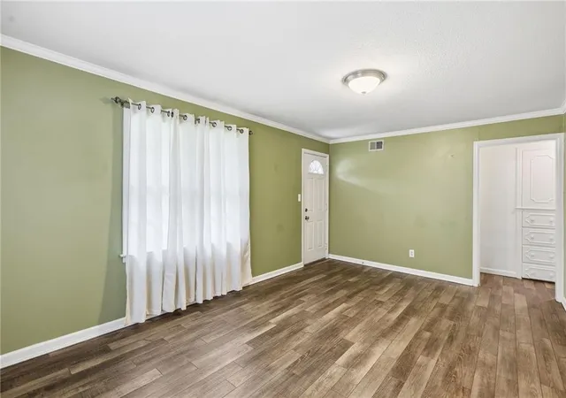 Photo 3 of Sale Pending at 407 N Fairview Ave, Liberty, MO 64068 | MLS# 2631253 | Listing updated on 2026-08-17