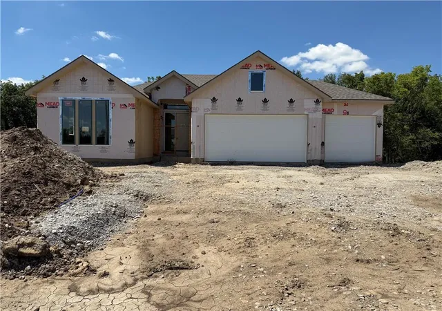 2nd image of 9004 N Everton Ave, Kansas City, MO 64153 | MLS# 2631254