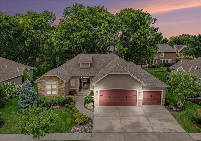 Photo 2 of Sale Pending at 10604 W 132nd Place, Overland Park, KS 66213 | MLS# 2631264 | Listing updated on 2026-08-31