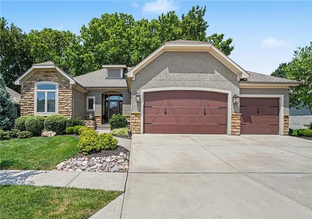Photo 3 of Sale Pending at 10604 W 132nd Place, Overland Park, KS 66213 | MLS# 2631264 | Listing updated on 2026-08-31