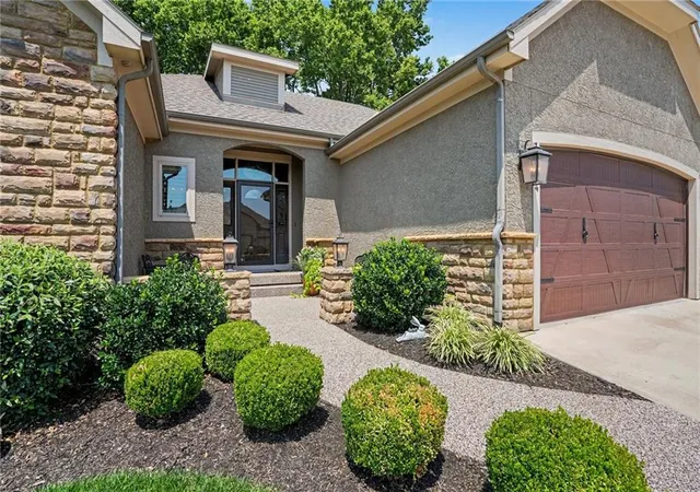 Photo 4 of Sale Pending at 10604 W 132nd Place, Overland Park, KS 66213 | MLS# 2631264 | Listing updated on 2026-08-31