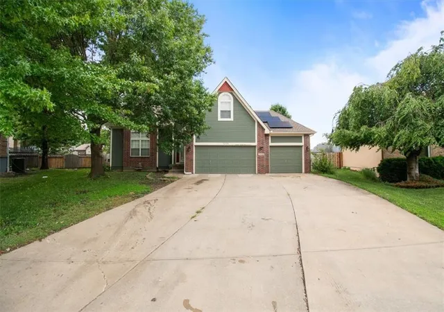 2nd image of 1205 Se 12th Cir, Lees Summit, MO 64081 | MLS# 2631265