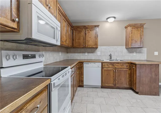 2nd image of 312 Grover St, Warrensburg, MO 64093 | MLS# 2631271