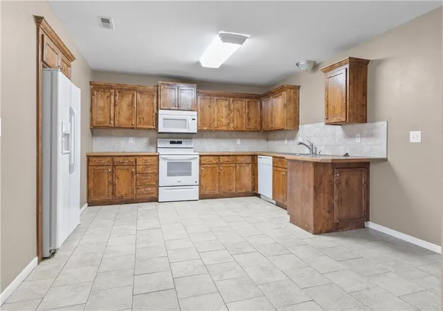 5th image of 312 Grover St, Warrensburg, MO 64093 | MLS# 2631271
