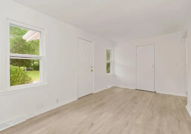 5th image of 5509 Maple St, Mission, KS 66208 | MLS# 2631281