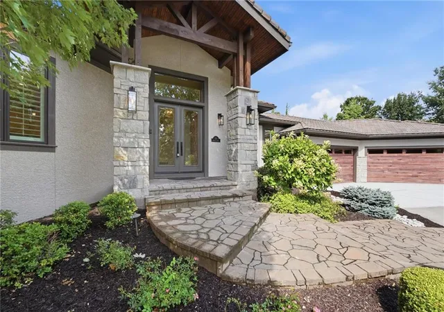 Photo 3 of Sale Pending at 100 Dunhill Ct, Belton, MO 64012 | MLS# 2631282 | Listing updated on 2026-09-04