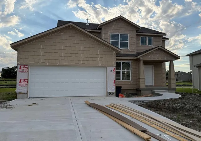 Homes for sale in Olathe, KS | 16984 S Mahaffie St, Olathe, KS 66062 | MLS# 2631286