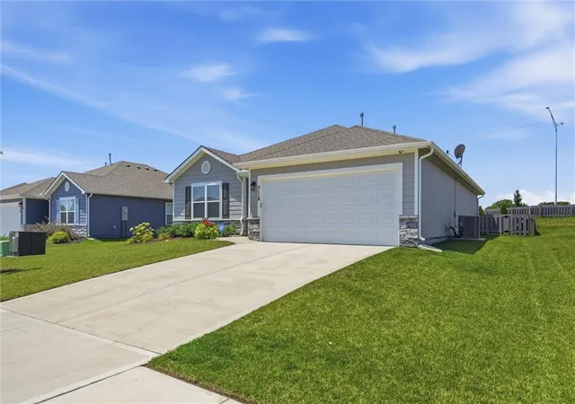 Photo 3 of Sale Pending at 716 Bentley Dr, Belton, MO 64012 | MLS# 2631287 | Listing updated on 2026-09-02