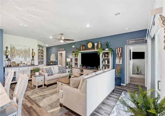 Photo 3 of Sale Pending at 716 Bentley Dr, Belton, MO 64012 | MLS# 2631287 | Listing updated on 2026-09-02