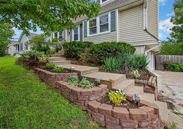 3rd image of 7005 Michael Ln, Pleasant Valley, MO 64068 | MLS# 2631302
