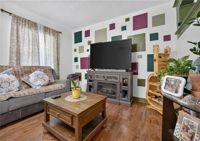 Photo 5 of Sale Pending at 2514 East 42nd St, Kansas City, MO 64130 | MLS# 2631306 | Listing updated on 2026-08-26