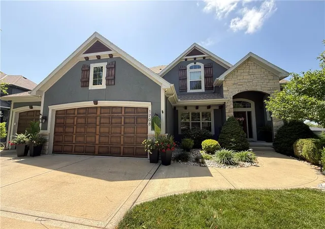 1st image of 1708 Ne Woodland Shores Ln, Lees Summit, MO 64086 | MLS# 2631319
