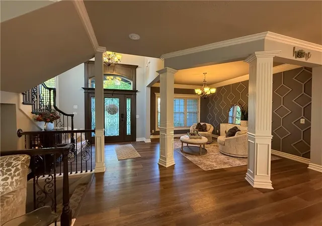 2nd image of 1708 Ne Woodland Shores Ln, Lees Summit, MO 64086 | MLS# 2631319