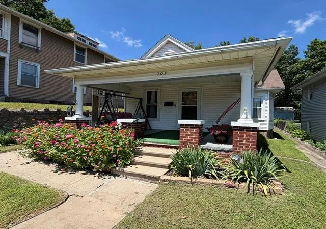 Homes for sale in Saint Joseph, MO | 703 Mcdonald St, Saint Joseph, MO 64505 | MLS# 2631327
