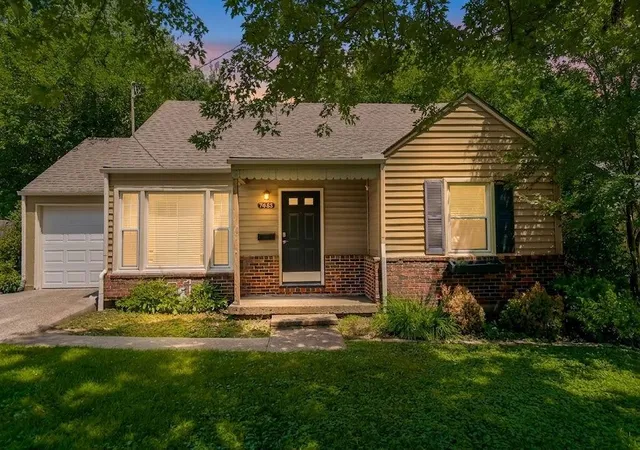 1st image of 7433 Lamar Ave, Overland Park, KS 66204 | MLS# 2631328
