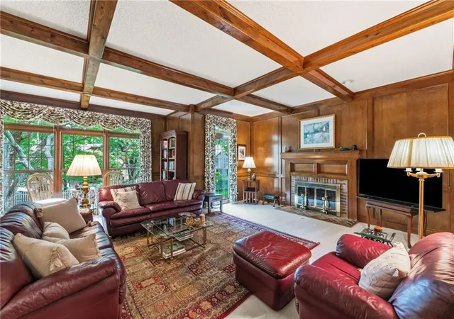 Photo 3 of Sale Pending at 12120 Goddard St, Overland Park, KS 66213 | MLS# 2631329 | Listing updated on 2026-08-12