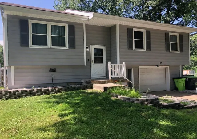 1st image of 1801 Ann Ave, Harrisonville, MO 64701 | MLS# 2631334