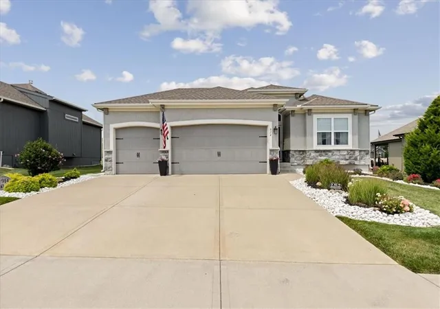 1st image of 914 Zennor Ln, Raymore, MO 64083 | MLS# 2631343