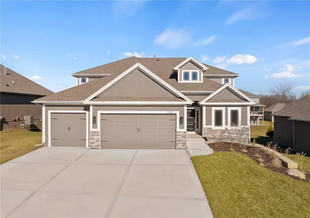 Photo 1 of Sale Pending at 6925 Ne 102nd Street, Kansas City, MO 64156 | MLS# 2631344 | Listing updated on 2026-07-21