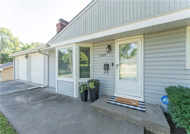 2nd image of 5649 Perry Ln, Shawnee, KS 66203 | MLS# 2631353
