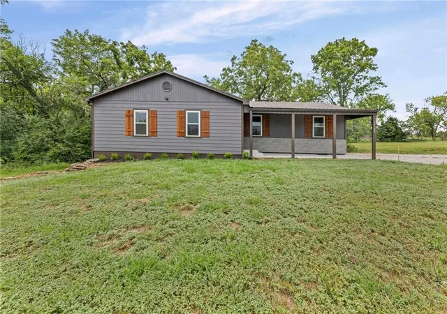 1st image of 39580 John Brown Hwy, Osawatomie, KS 66064 | MLS# 2631355