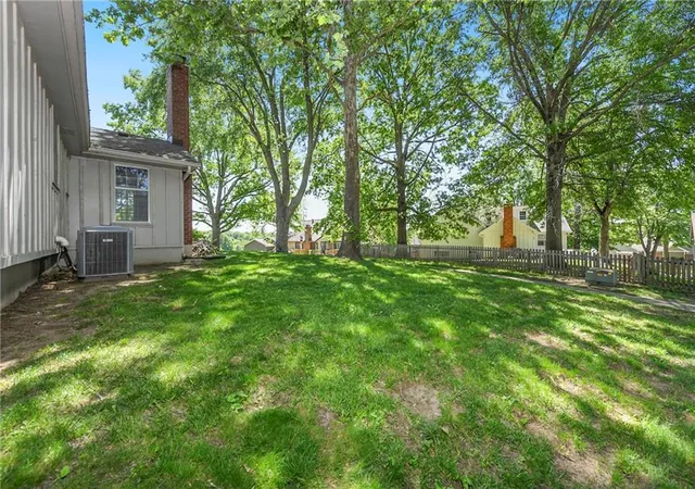 Photo 2 of Single family home for sale at 213 Juniper St, Lee's Summit, MO 64064 | MLS# 2631358 | Listing updated on 2026-09-13