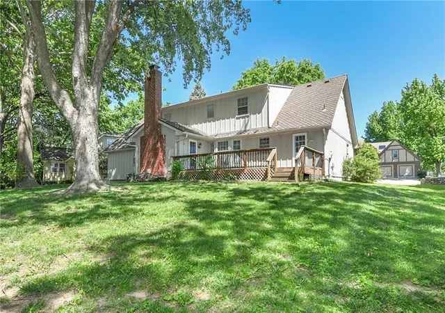 Photo 4 of Single family home for sale at 213 Juniper St, Lee's Summit, MO 64064 | MLS# 2631358 | Listing updated on 2026-09-13