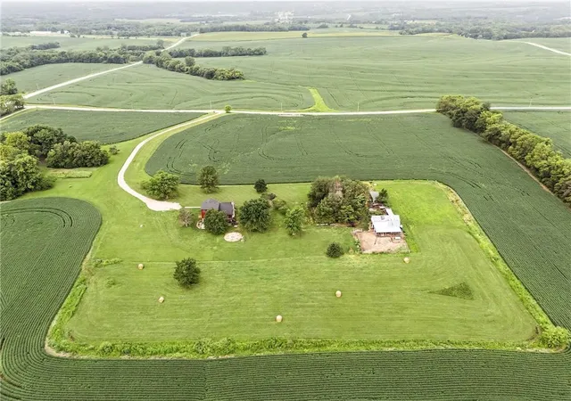 4th image of 22125 Oil Well Rd, Dearborn, MO 64439 | MLS# 2631366