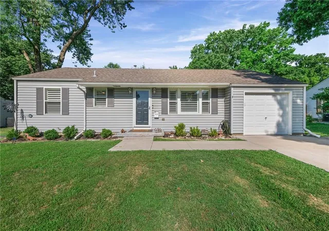 1st image of 5520 Barton Ln, Shawnee, KS 66203 | MLS# 2631377