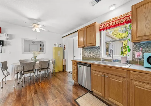 4th image of 5520 Barton Ln, Shawnee, KS 66203 | MLS# 2631377