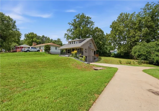 2nd image of 5308 Northern Ave, Raytown, MO 64133 | MLS# 2631379
