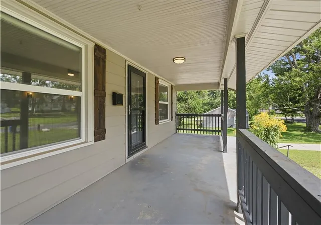 4th image of 5308 Northern Ave, Raytown, MO 64133 | MLS# 2631379