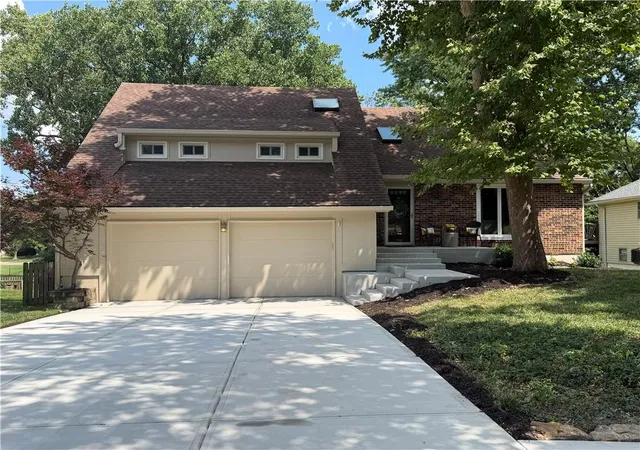 1st image of 9307 Alden St, Lenexa, KS 66215 | MLS# 2631382