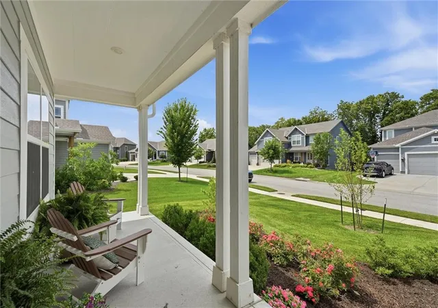 2nd image of 140 Se Riley St, Blue Springs, MO 64064 | MLS# 2631384