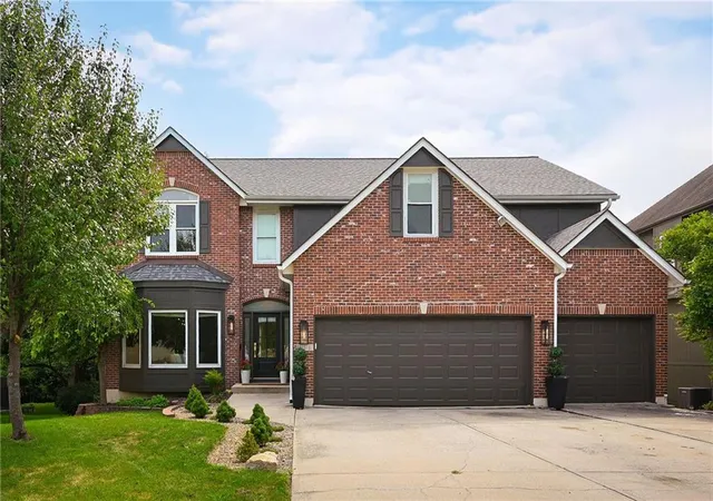 1st image of 1149 Sw Sunflower Dr, Lees Summit, MO 64081 | MLS# 2631405