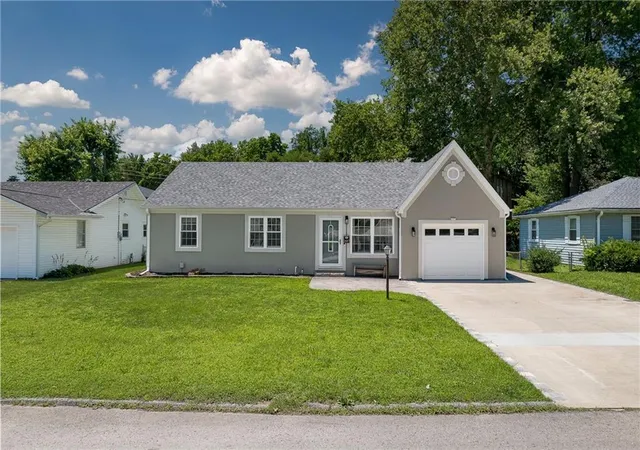 Photo 1 of Sale Pending at 1610 Brookside St, Saint Joseph, MO 64506 | MLS# 2631411 | Listing updated on 2026-08-04