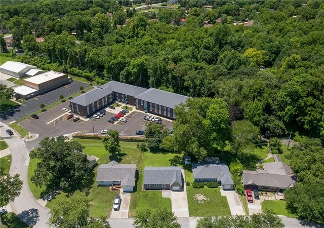 Photo 2 of Sale Pending at 1610 Brookside St, Saint Joseph, MO 64506 | MLS# 2631411 | Listing updated on 2026-08-04