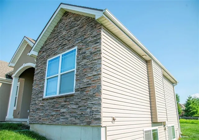 Photo 3 of Single family home for sale at 13944 Indian Ridge Rd, Saint Joseph, MO 64505 | MLS# 2631425 | Listing updated on 2026-08-31