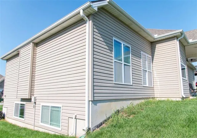 Photo 4 of Single family home for sale at 13944 Indian Ridge Rd, Saint Joseph, MO 64505 | MLS# 2631425 | Listing updated on 2026-08-31